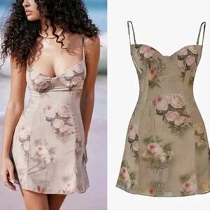 House of CB Vintage Cream Floral Dress Size Large